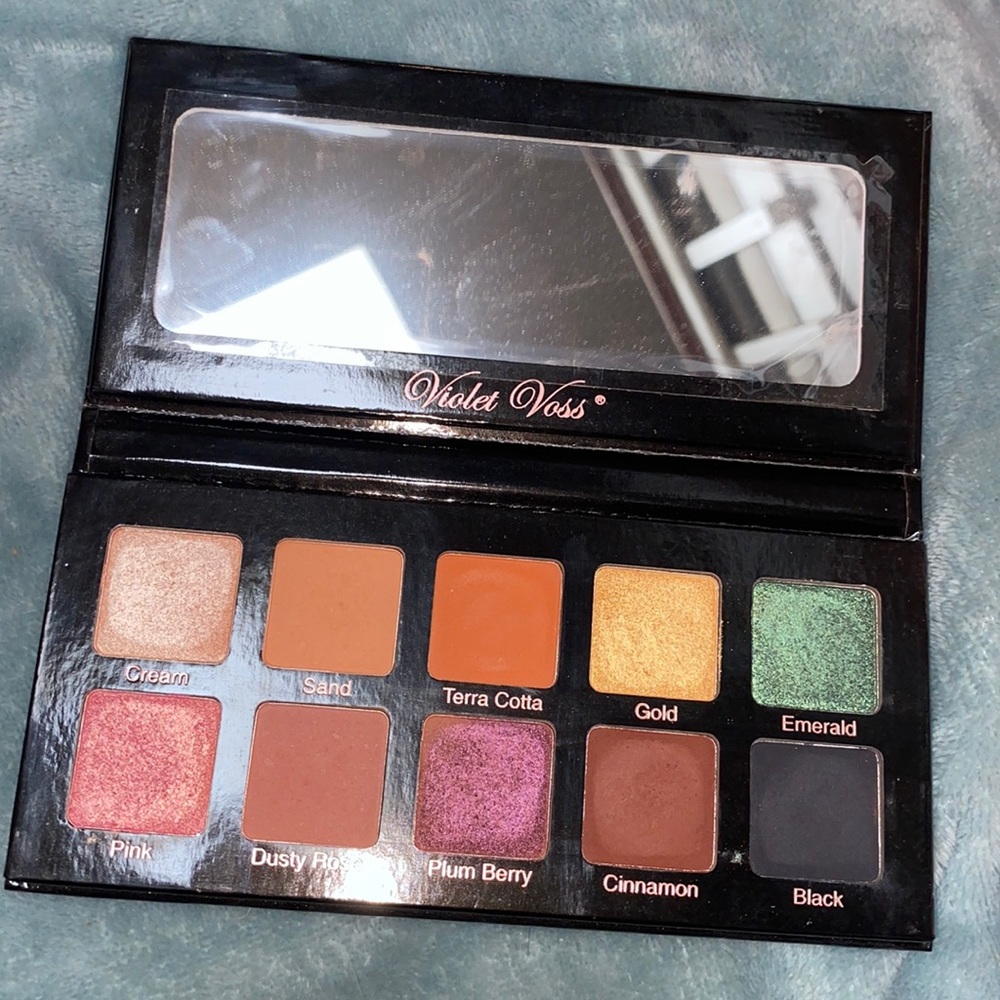 Violet Voss Essentials Eyeshadow Palette
